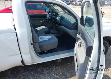 2014 Toyota Tacoma z USA, uszkodzony, nr VIN 5TFNX4CN4EX036112